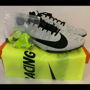 **NEW** NIKE ZOOM RIVAL S 9- size 13/ 14.5